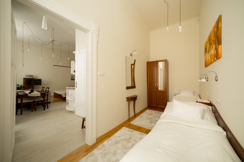 Family Buddha Apartment Βουδαπέστη Εξωτερικό φωτογραφία